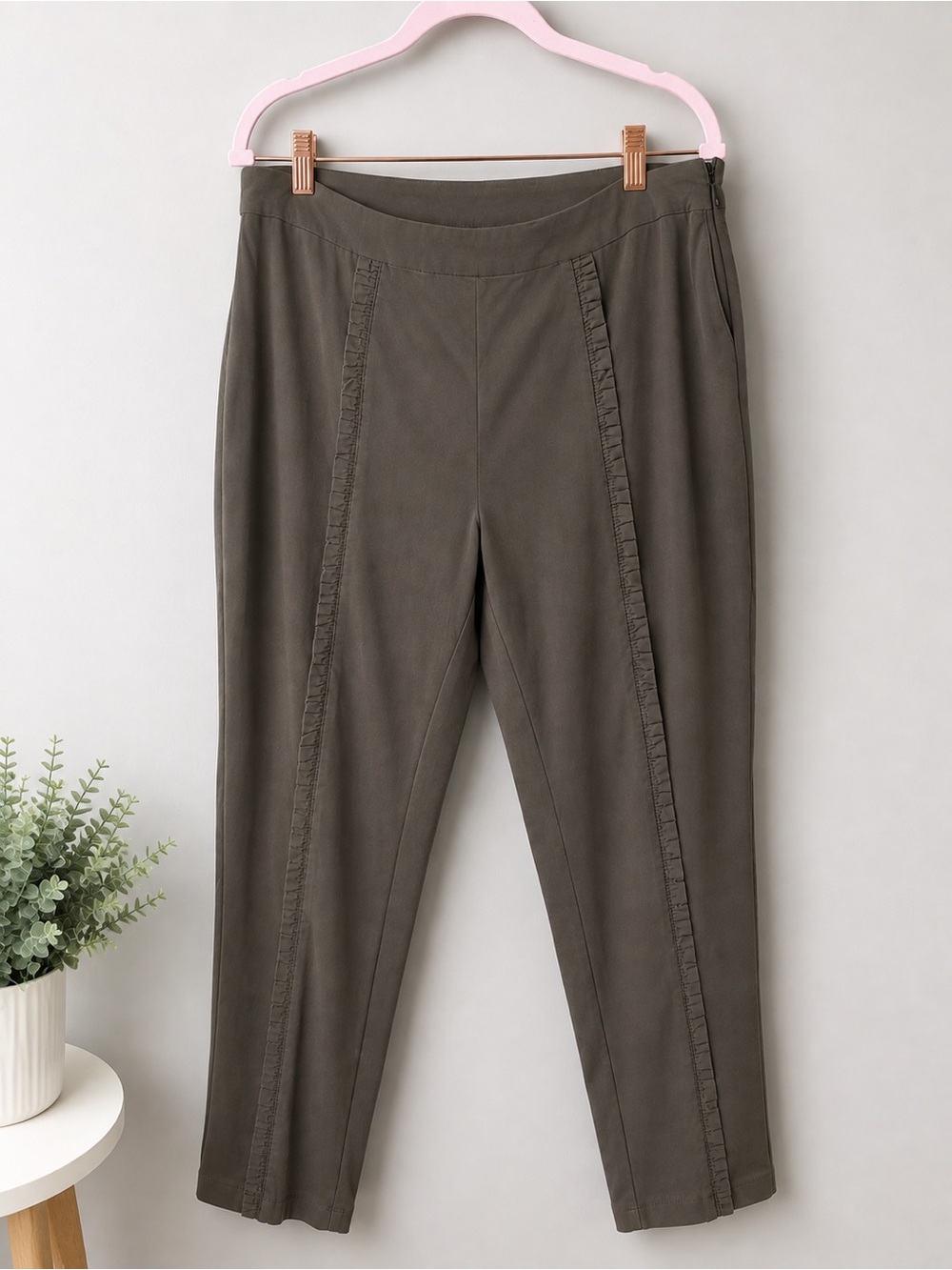 Soft Surroundings XL Olive Gray Stretch Ankle Pants Ruffle Trim Side Zip